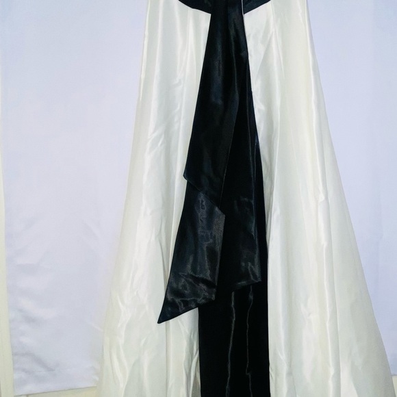 Gunne Sax 90s Jessica McClintock Ivory & Black Strapless Gown Size 7 - Picture 8 of 11
